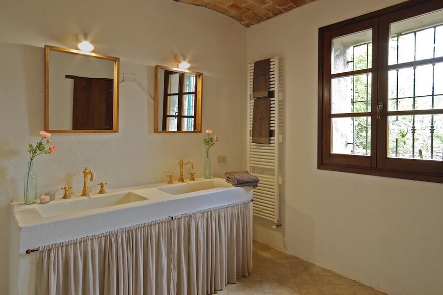 Bathroom Poggio Maria